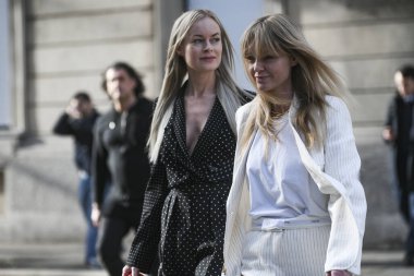 Milan, İtalya - 20 Şubat 2020: Thora Valdimars, Jeanette Madsen Milan Moda Haftası 'ndaki defileden önce