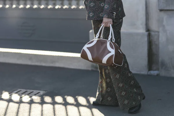 Milaan Italië Februari 2020 Straatstijl Outfit Streetstylefw20 — Stockfoto