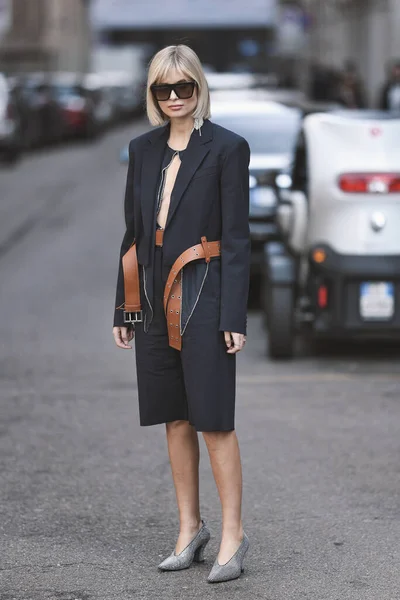 Milaan Italië Februari 2020 Xenia Adonts Voor Een Modeshow Tijdens — Stockfoto