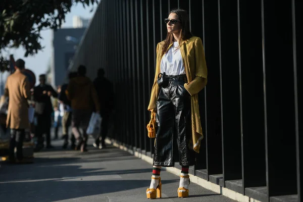 Milán Italia Febrero 2020 Aparición Calle Durante Semana Moda Milán — Foto de Stock