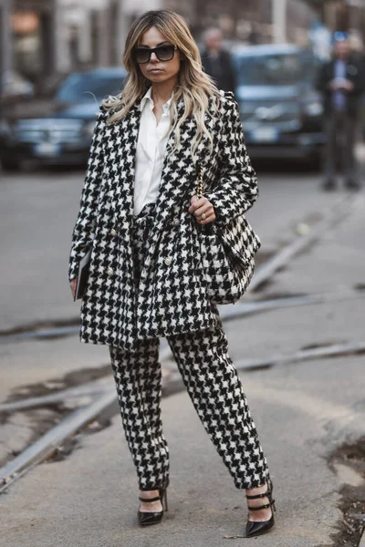 Milaan Italië Februari 2020 Street Style Verschijning Tijdens Milaan Fashion — Stockfoto