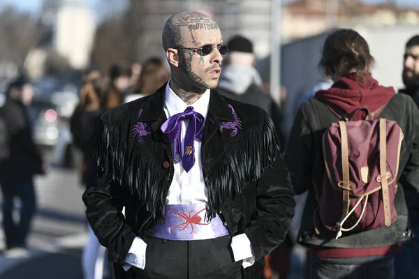 Милан Италия Февраля 2020 Года Уличный Стиль Время Недели Моды — стоковое фото