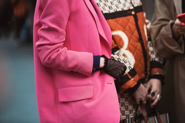 Париж Франция Февраля 2020 Розовый Пиджак Перчатки Подробно Streetstylefw20 — стоковое фото