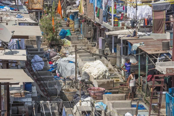 Tvätta pennor i den Mahalaxmi Dhobi Ghat Öppet lufta tvättomat — Stockfoto