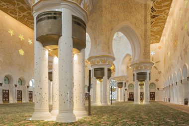 Sheikh Zayed Camii içinde ana dua salonda