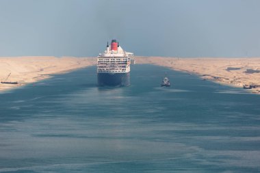Queen Mary 2 Süveyş kanalı gezinme