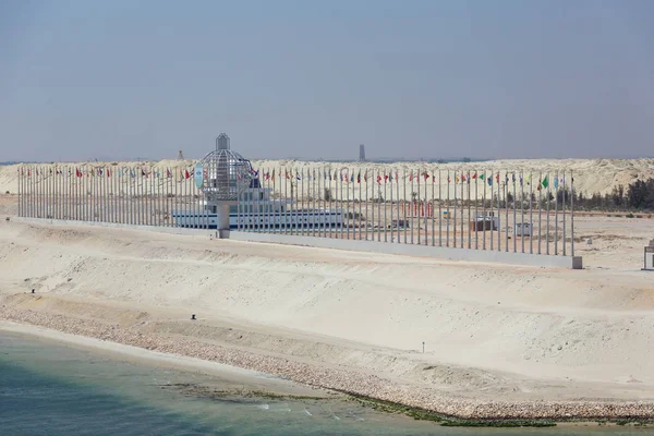Pomnik obok nowy kanał Sueski — Zdjęcie stockowe
