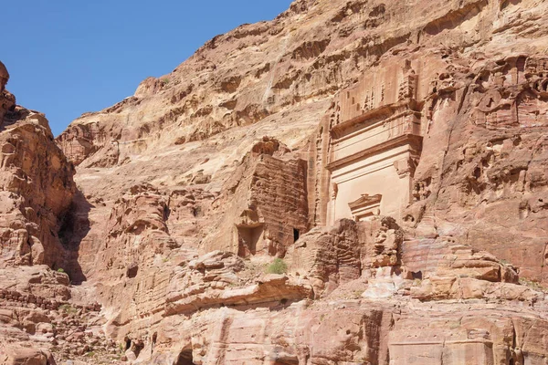 협곡 벽에 정렬 하는 무덤 — 스톡 사진