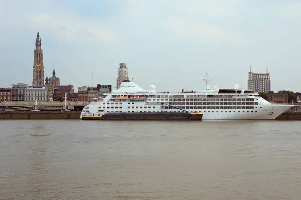 Cruise ship berthed at the quayside in Antwerp — Stock Photo, Image