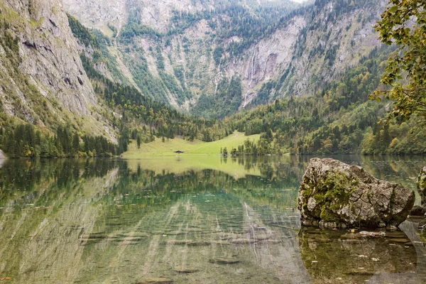 Fischunkelalm에 Obersee 이상 보기 — 스톡 사진