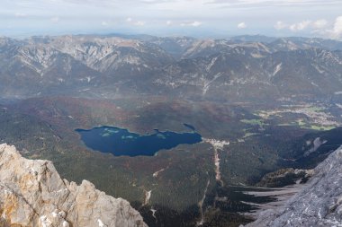 Eibsee, onun Gölü ve çevresi