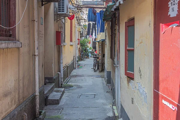 Editorial Shanghai China Abril 2019 Callejón Estrecho Antiguo Barrio Ciudad Imagen de stock