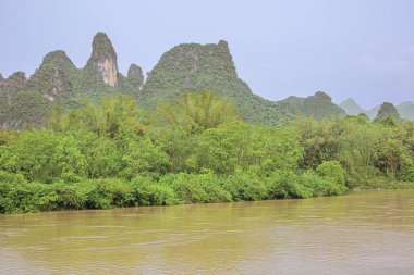 Liugongcun 'daki Li Nehri kıyısından, Guilin yakınlarındaki Yangshuo civarından.
