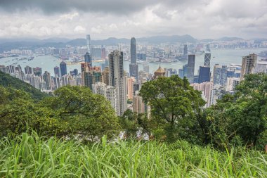 Yayın: Hong Kong, Çin, 22 Nisan 2019 - Kowloon Panoraması Hong Kong Victoria Peak 'ten görüldü