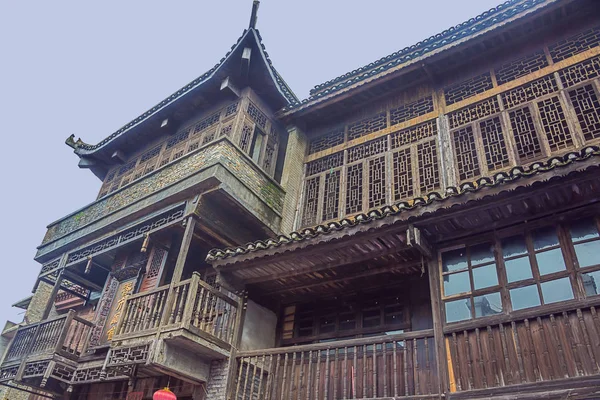 Mirando Hacia Arriba Una Majestuosa Casa Comercio Casco Antiguo Daxuzhen — Foto de Stock