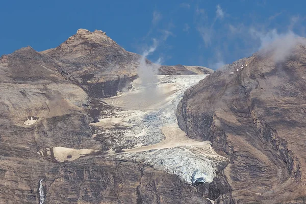 Глядя Живописный Ледник Недалеко Ферлайтена Время Восхождения Высокую Альпийскую Дорогу — стоковое фото