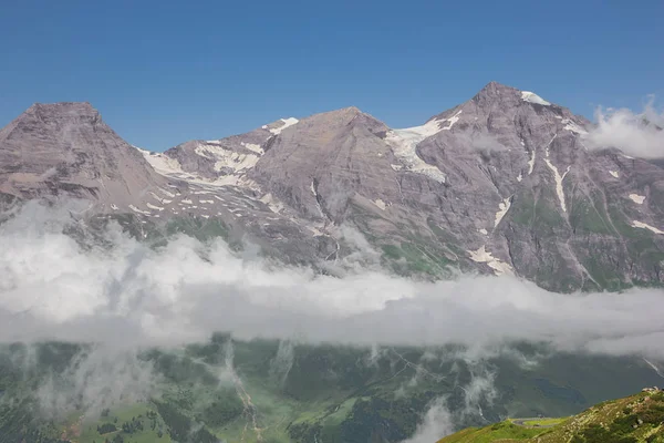 Неплідні Вершини Hoher Tenn Grosses Wiesbachhorn Піднімаючись Високій Альпійській Дорозі — стокове фото