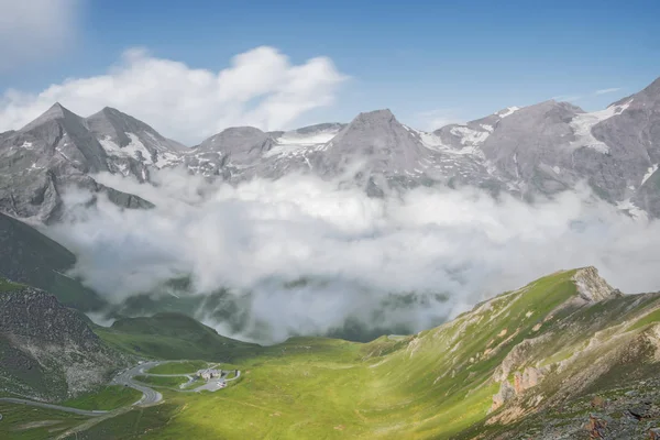 Numerosos Picos Montaña Vistos Desde Edelweissspitze Mientras Asciende Por Carretera — Foto de Stock