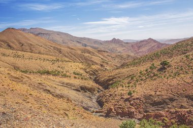 Tizi n 'Tichka dağlarındaki nehir yatağında kurudu. Marakeş' ten Ouarzazate 'ye giden 9 numaralı yoldan geçti.