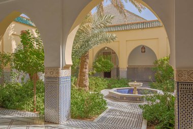 Rissani 'nin merkezinde Moulay Ali Cherif' in türbesindeki avlu manzarası
