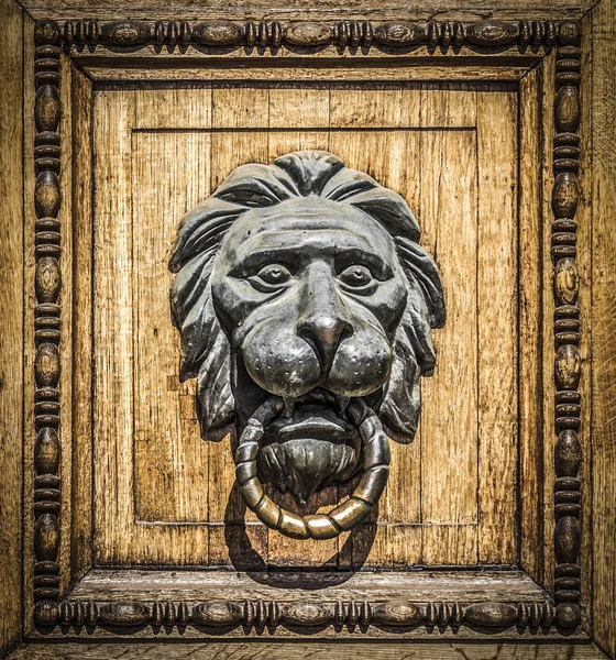 Eski demir tokmağı