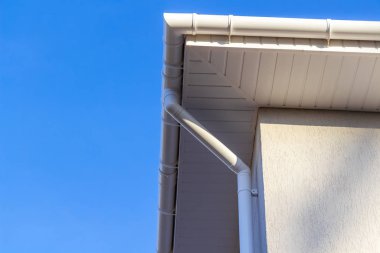 Binanın hendek sistemi.