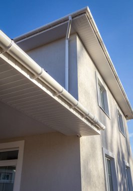 Binanın hendek sistemi.