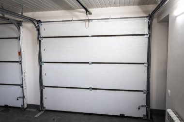 Otomatik garaj kapıları