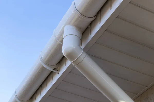 The gutter system of the building — Stock Photo, Image