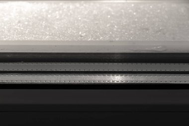 pencere dışında kar