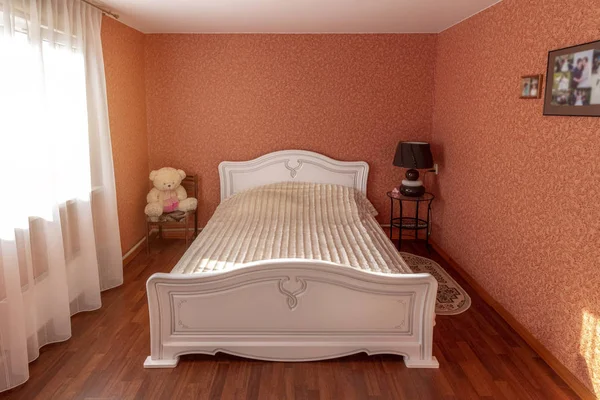 White furniture in the bedroom — Stok fotoğraf