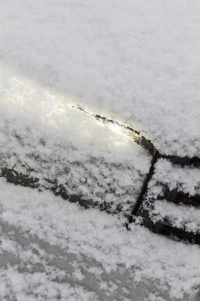 Bilen under snön — Stockfoto