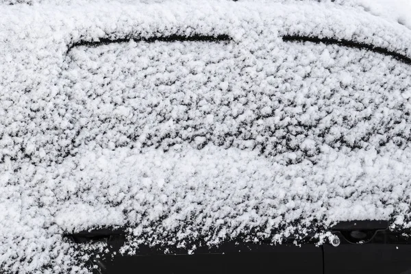 Αυτοκίνητο κάτω από το χιόνι — Φωτογραφία Αρχείου