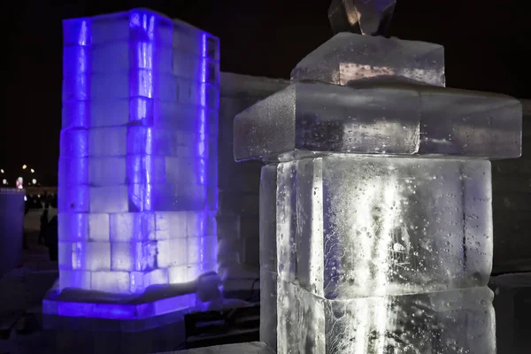 Kutlama Sırasında Şehir Parkındaki Yapay Buz Binaları — Stok fotoğraf