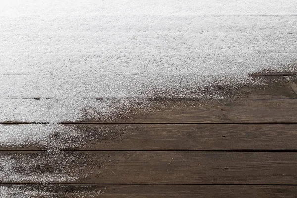 Nieve Piso Madera Una Terraza Abierta Cerca Como Fondo —  Fotos de Stock