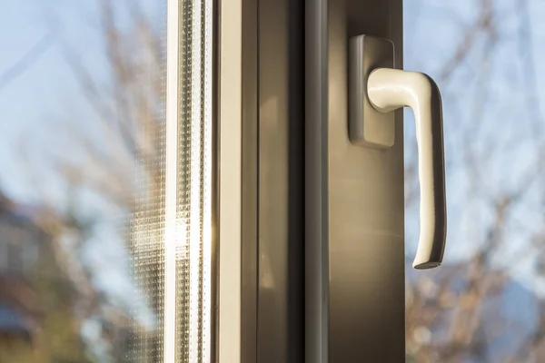 Cerrado Una Gran Ventana Plástico Blanco Cerca —  Fotos de Stock