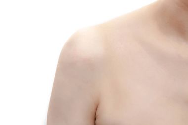 Kadının omuz izole beyaz arka plan üzerinde