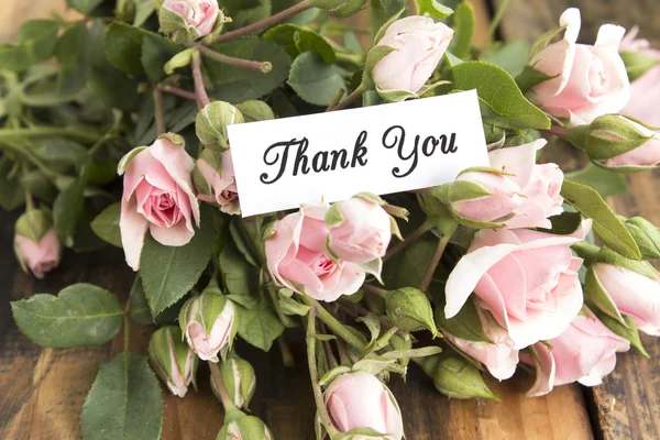 Dankeschön-Karte mit einem Strauß rosa Rosen — Stockfoto