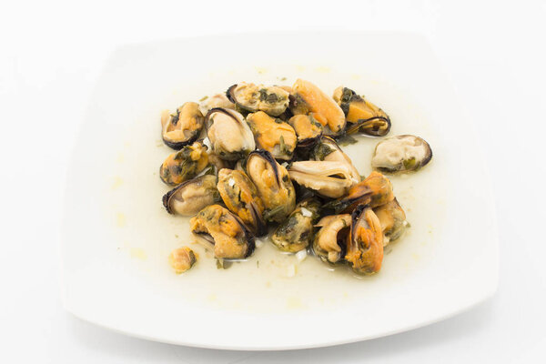 Mussels Cooked in White Wine with Parsley and Garlic