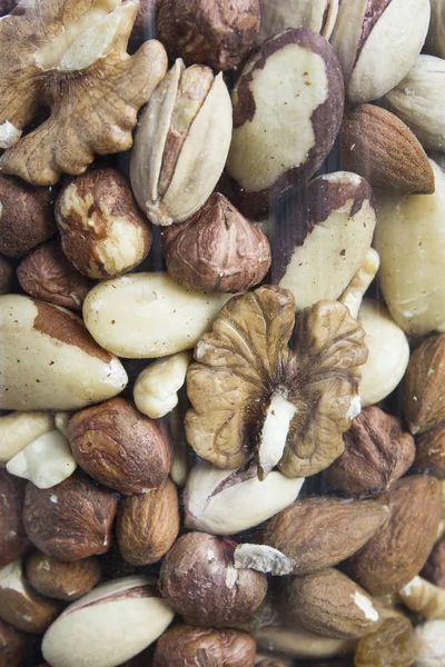 Nueces en un tarro, Primer plano, como fondos — Foto de Stock