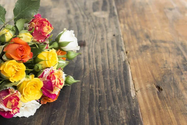 Copiar espacio con ramo de rosas multicolores —  Fotos de Stock