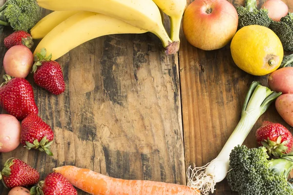 Frutas e legumes com espaço de cópia — Fotografia de Stock