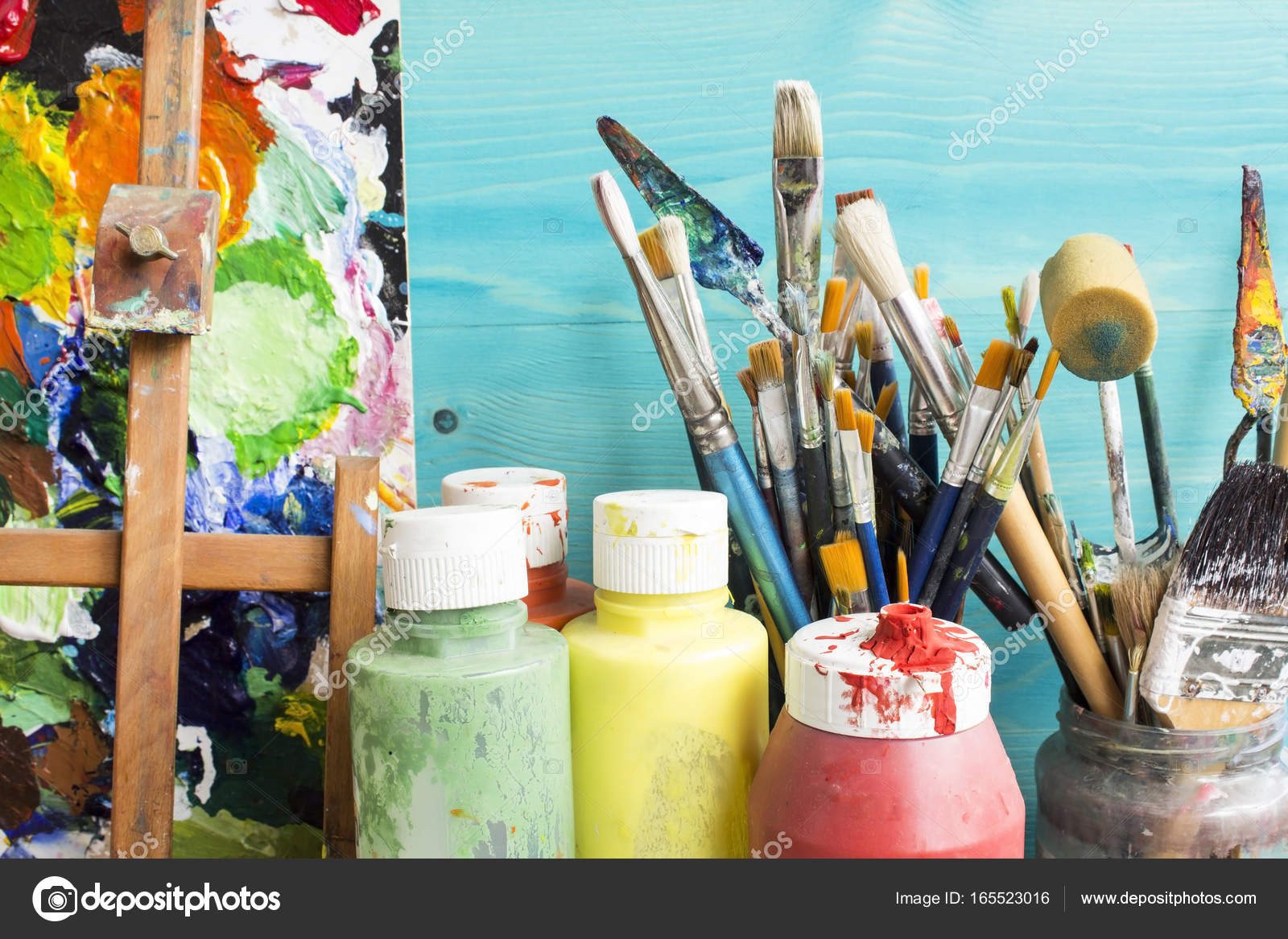 Art supplies. Painting and drawing materials, creative art tools