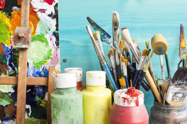 Boyama ekipman, boya, fırça ve palet