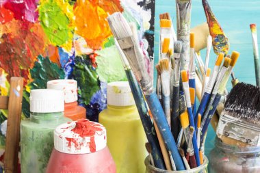 Boyama ekipman, boya, fırça ve palet