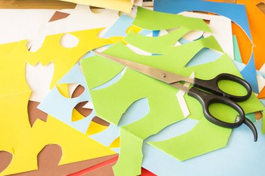 Renkli kolaj kağıt