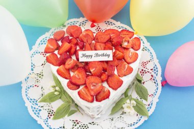 Doğum günü Cheesecake çilek ile