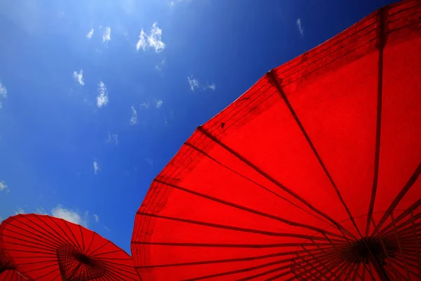 泰国北部的红纸传统伞 — 图库照片