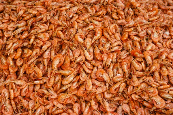 Ramo de camarones rojos hervidos para la venta — Foto de Stock