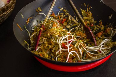 bir tavada sebze Komposto